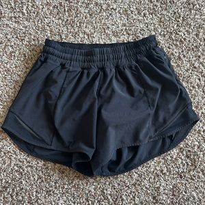 Lululemon 4 inch hotty hot shorts